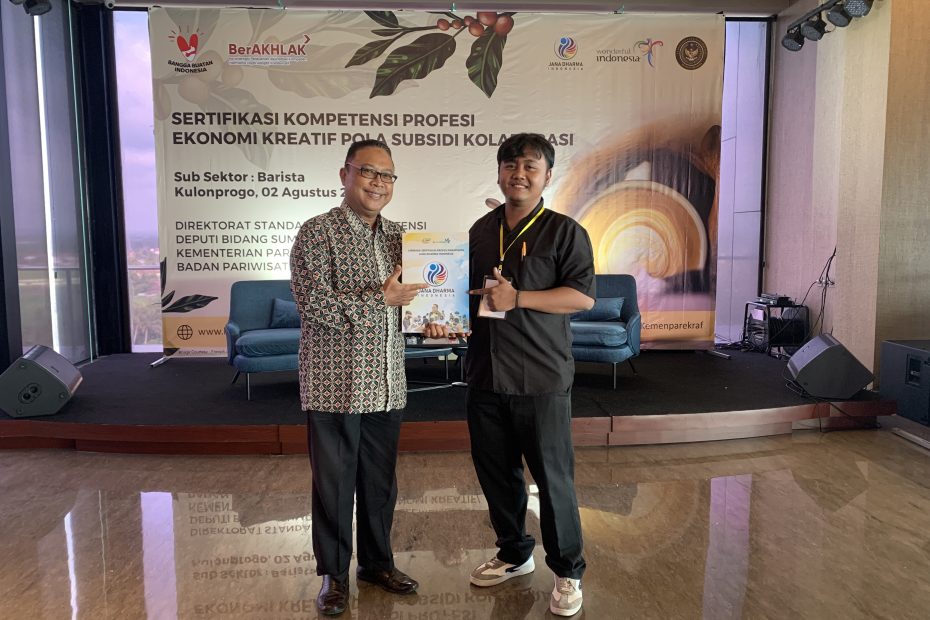 Seiring berkembangnya era digital, pemandu desa wisata kini berperan aktif tidak hanya mengantar turis menikmati keindahan alam dan