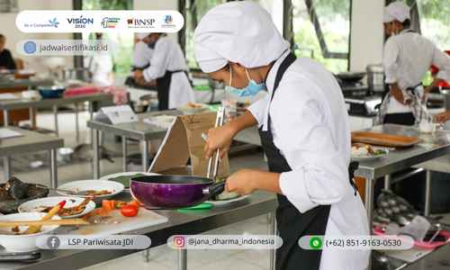 Juru Masak bukan hanya seseorang yang berdiri di depan kompor, tetapi sosok yang sedang menapaki takdir besar menuju title Pro Chef.