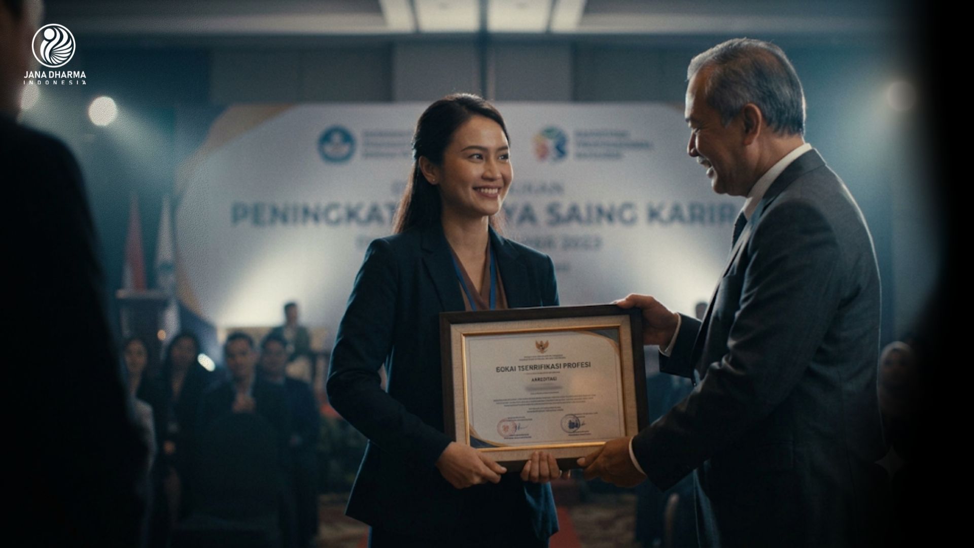 Mengapa Perusahaan Lebih Pilih Sertifikasi Profesi Dibanding Ijazah? Ini Alasannya!